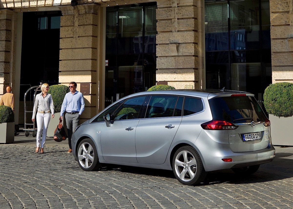 Opel Zafira Tourer 2011