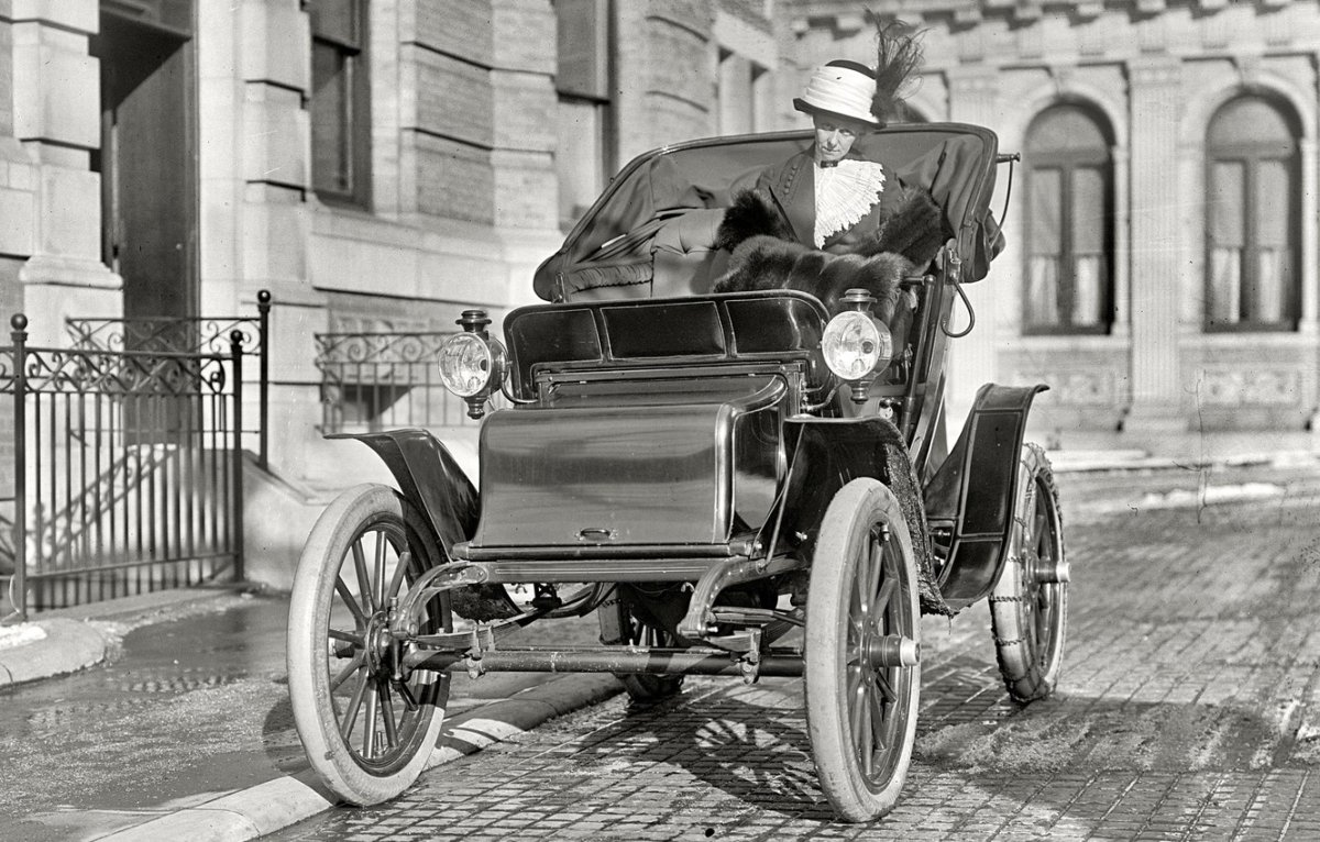 Автомобиль Форд 1910 года