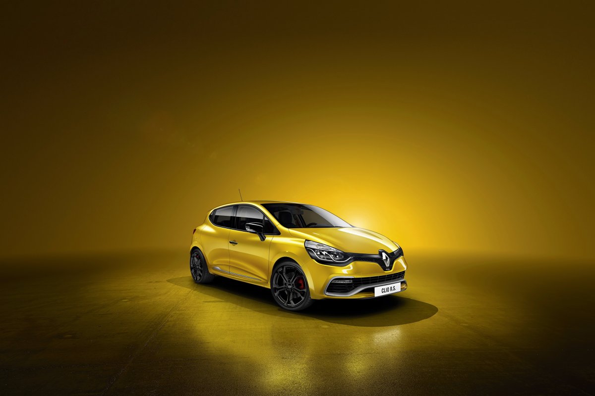 Renault Clio Yellow