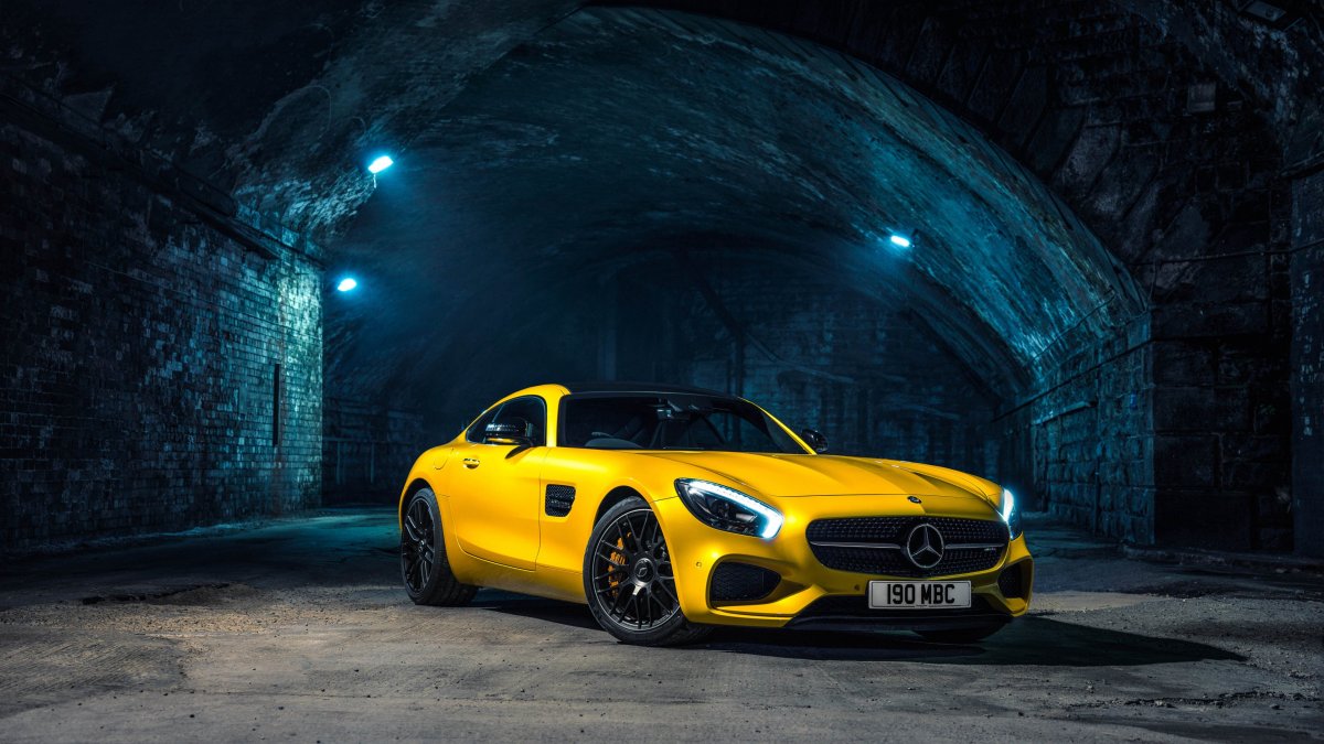 Mercedes-Benz AMG gt r (Neon) 5