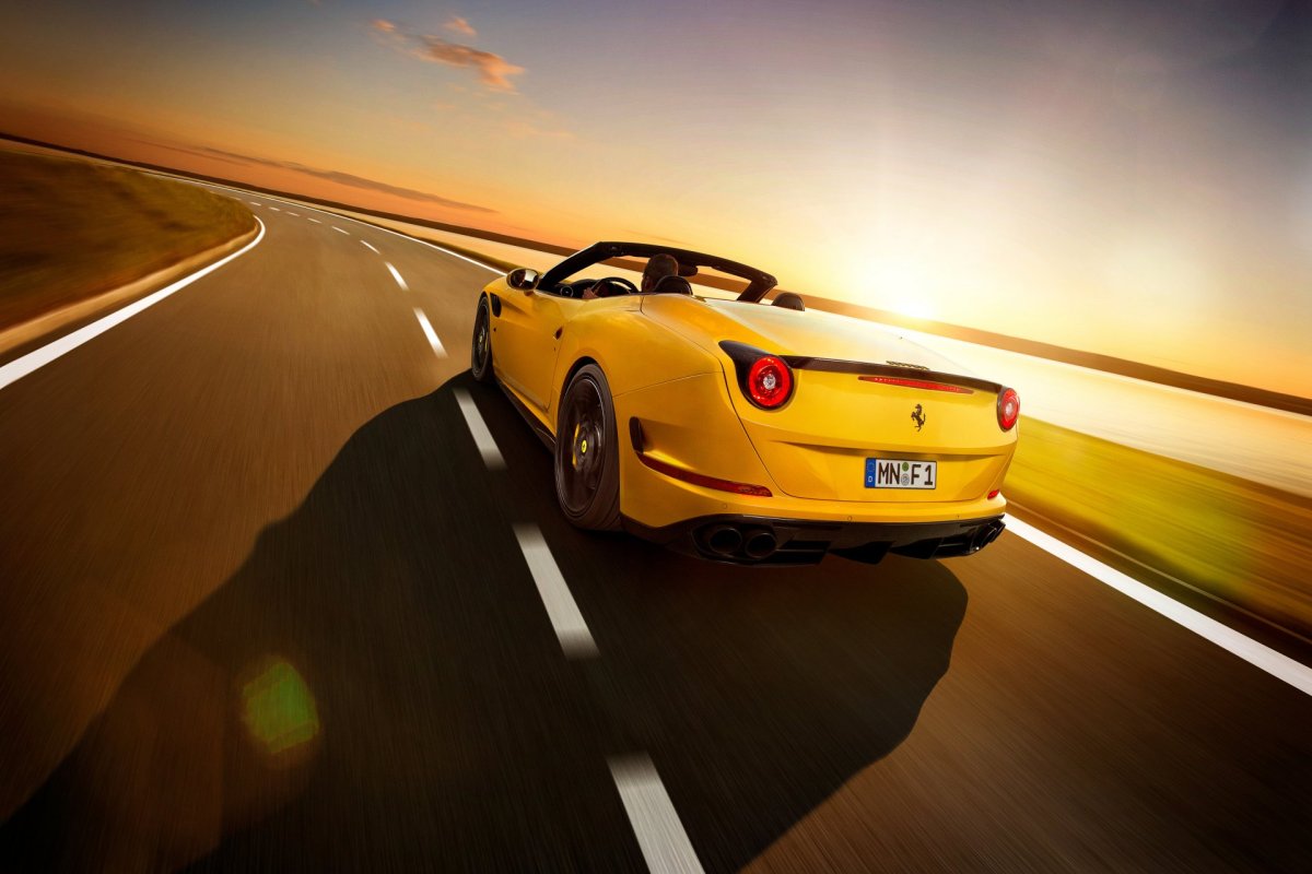 Ferrari California желтая