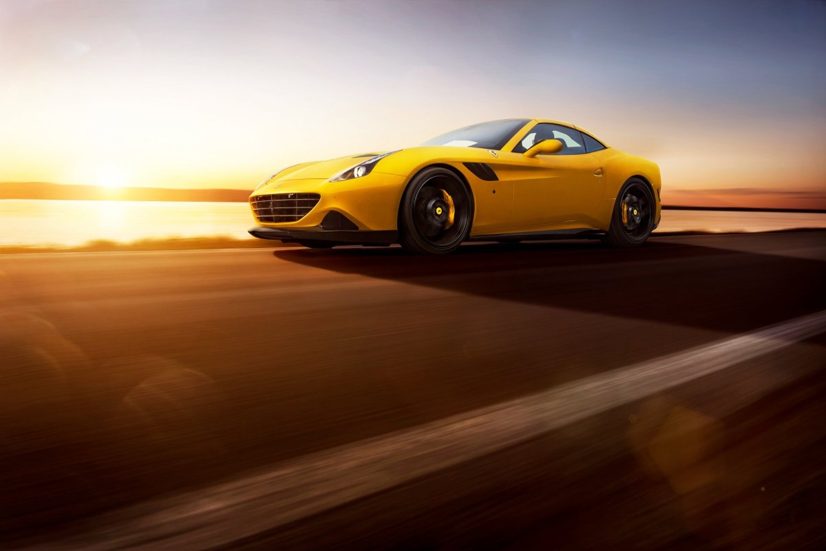 Ferrari California желтая