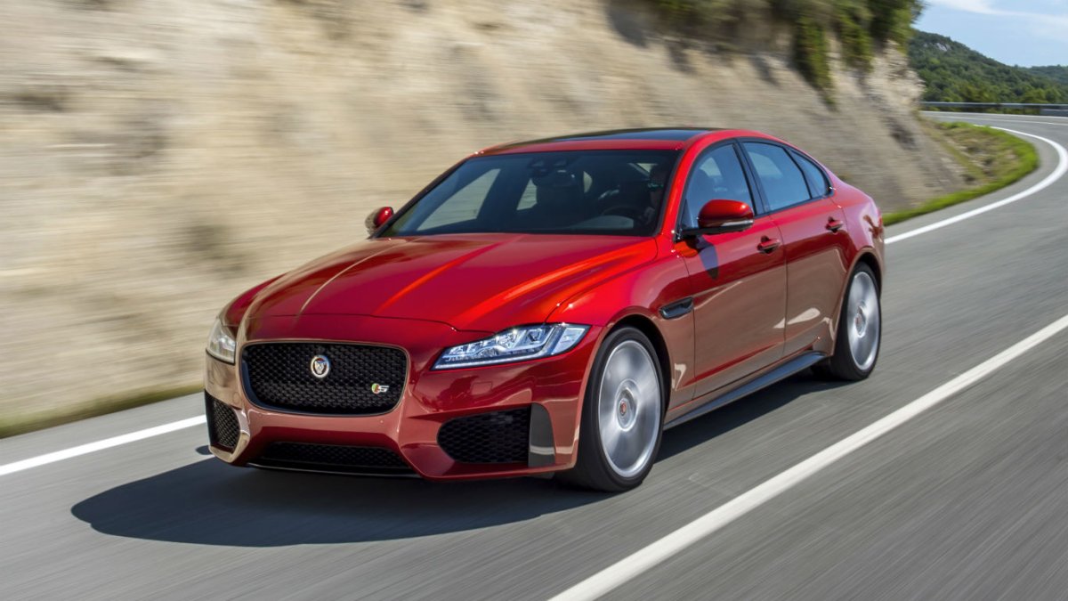 Машина Jaguar XF