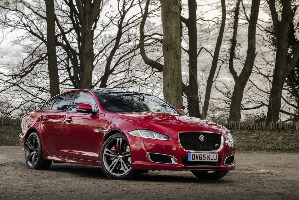 Ягуар XJR 2015