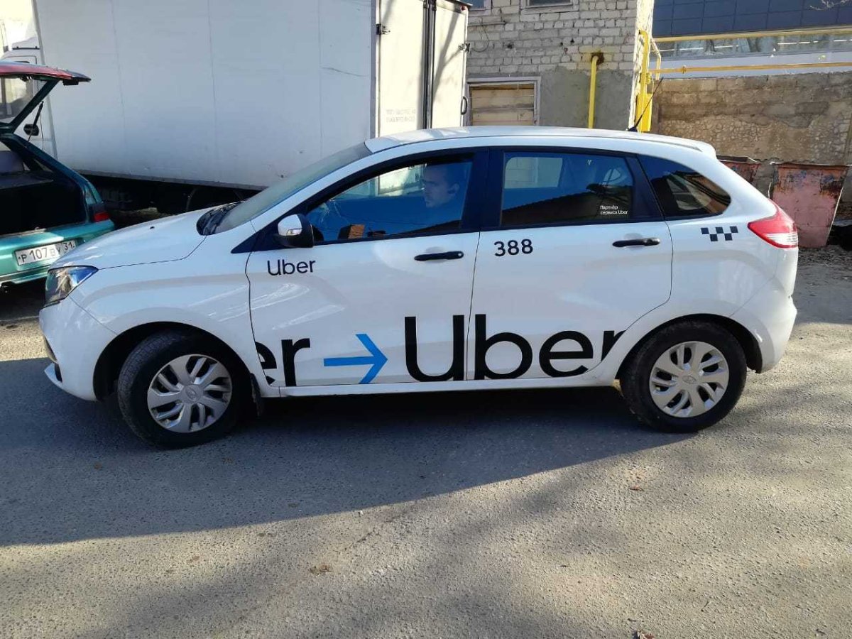 Брендирование авто Uber