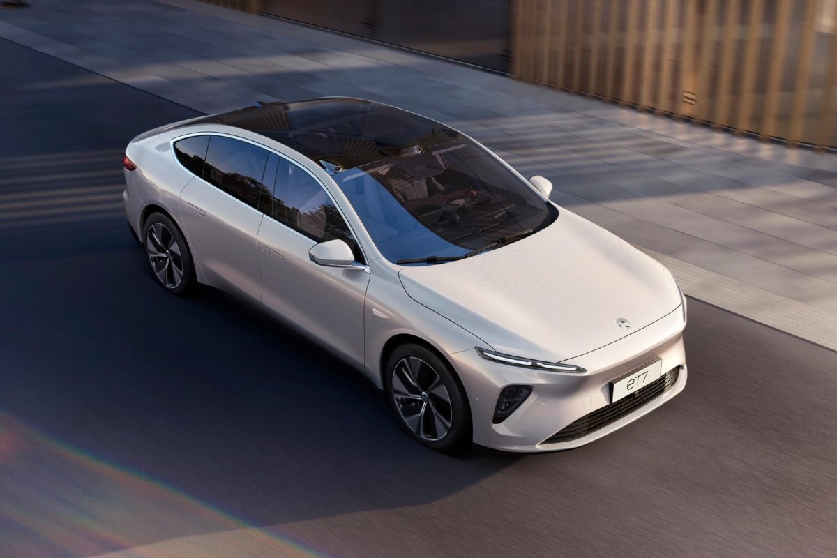 Nio седан et7