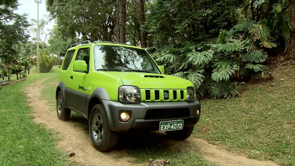 Suzuki Jimny зеленый