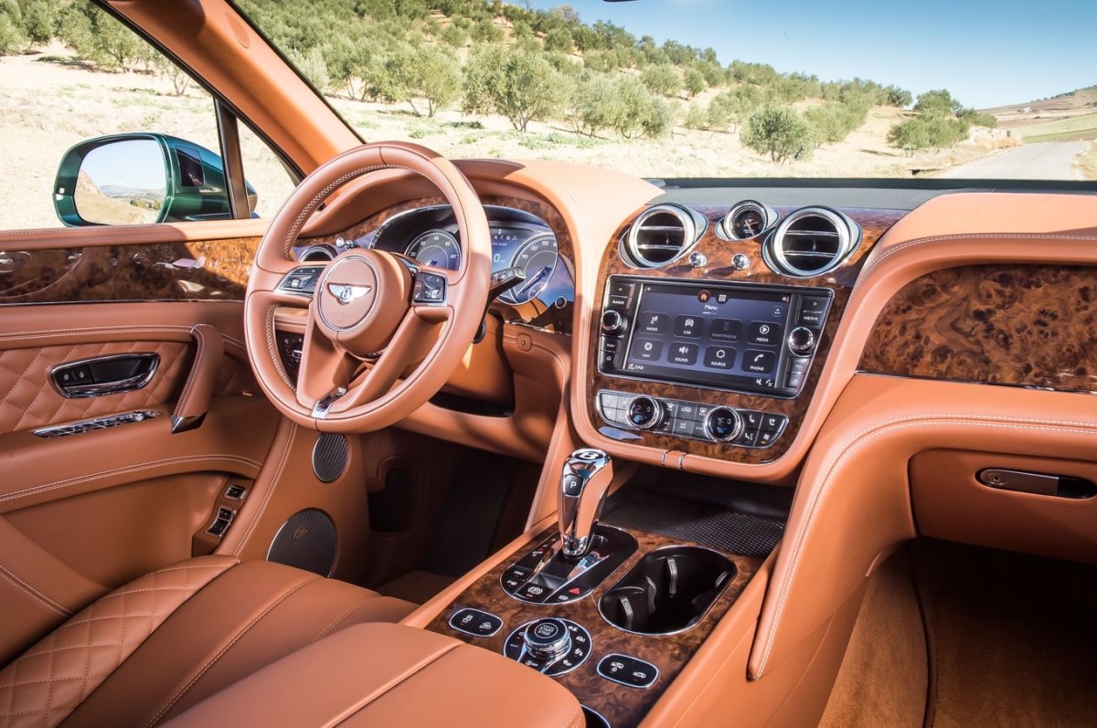 Bentley Bentayga 2019 салон