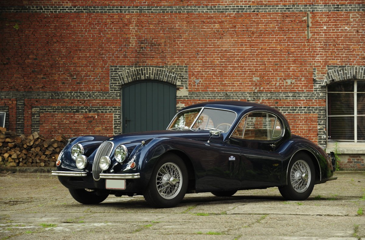 Ягуар XK Coupe ретро