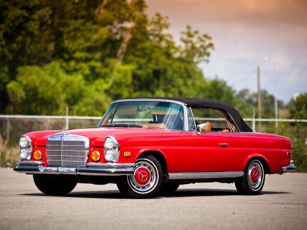 Мерседес Бенц w111