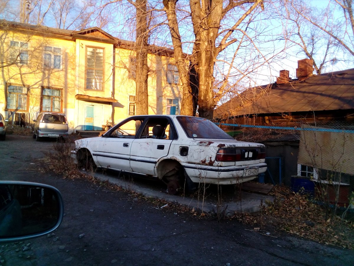 Заброшенные автомобили в Москве