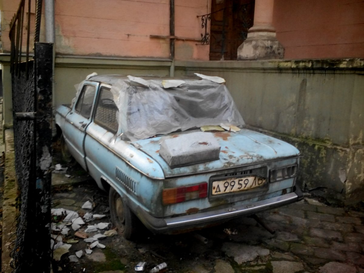 Заброшенные автомобили в Москве