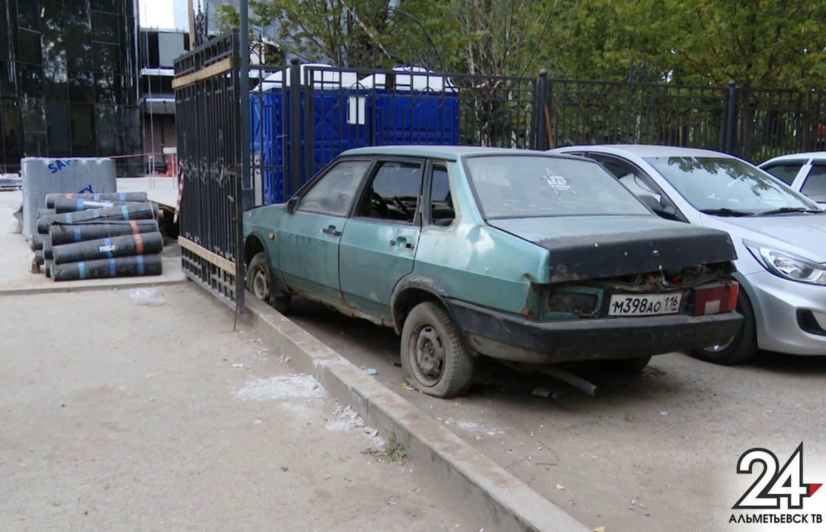 БМ брошенная во дворе