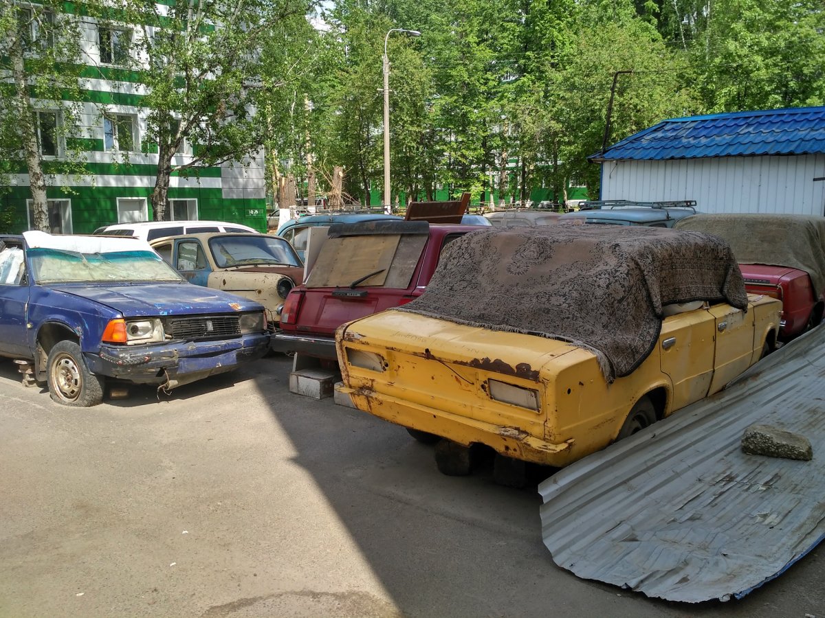 Брошенные авто в Москве