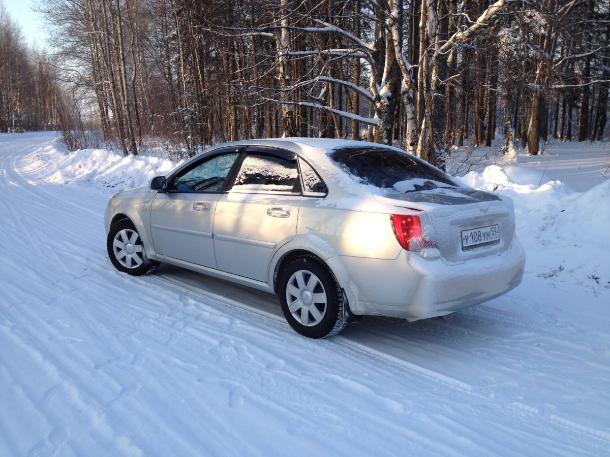 Chevrolet Lacetti седан серебристый