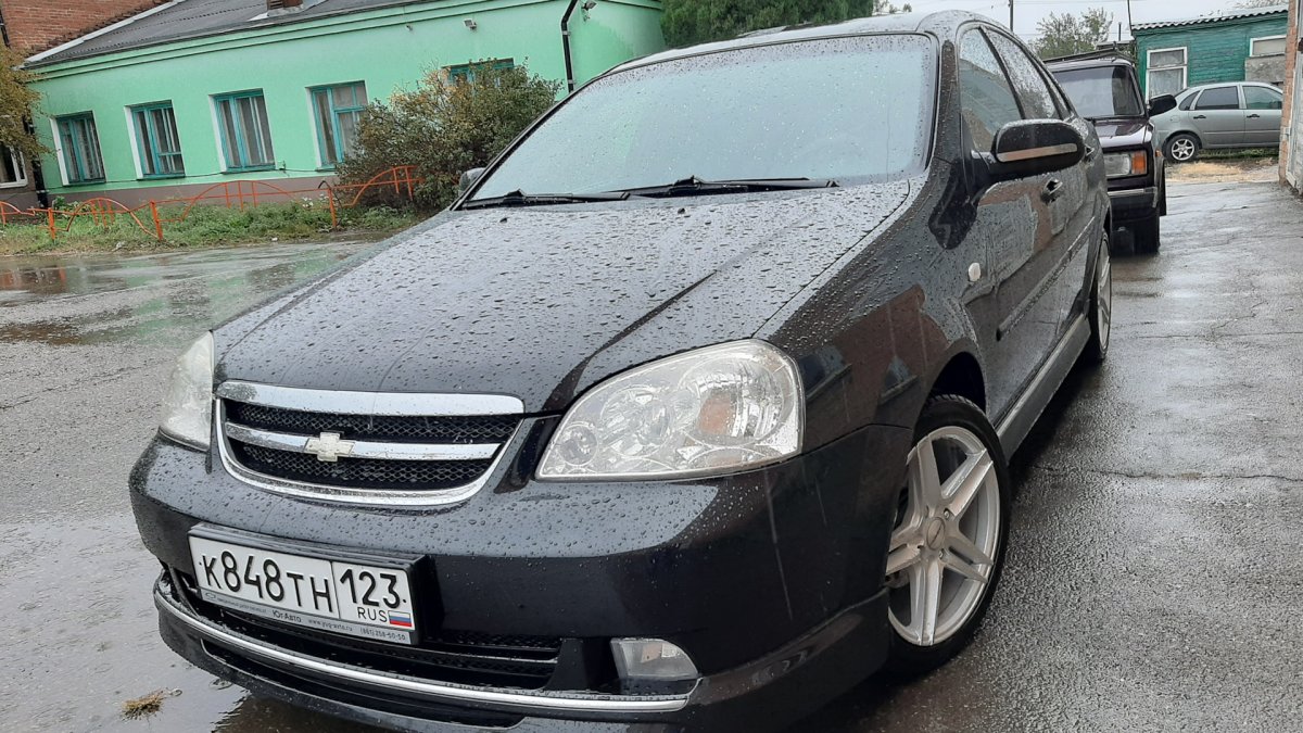Радиатор на Шевроле Лачетти седан
