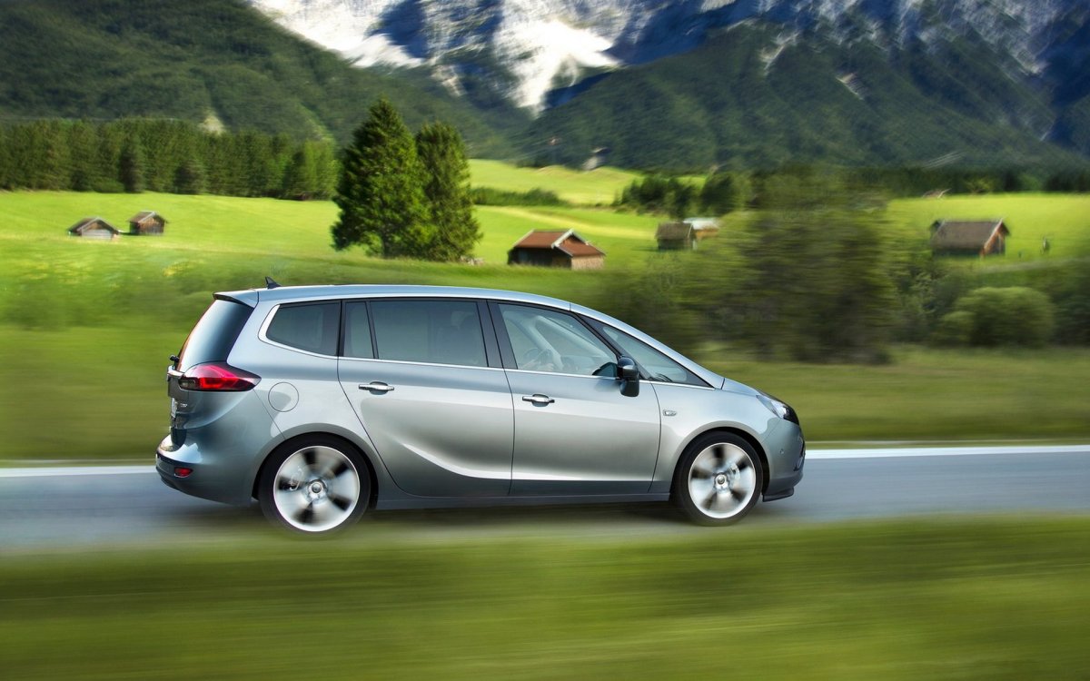 Opel Zafira Tourer 2012