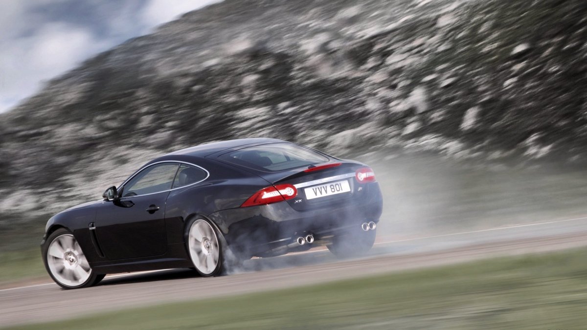 Jaguar XKR 2011 1920 640