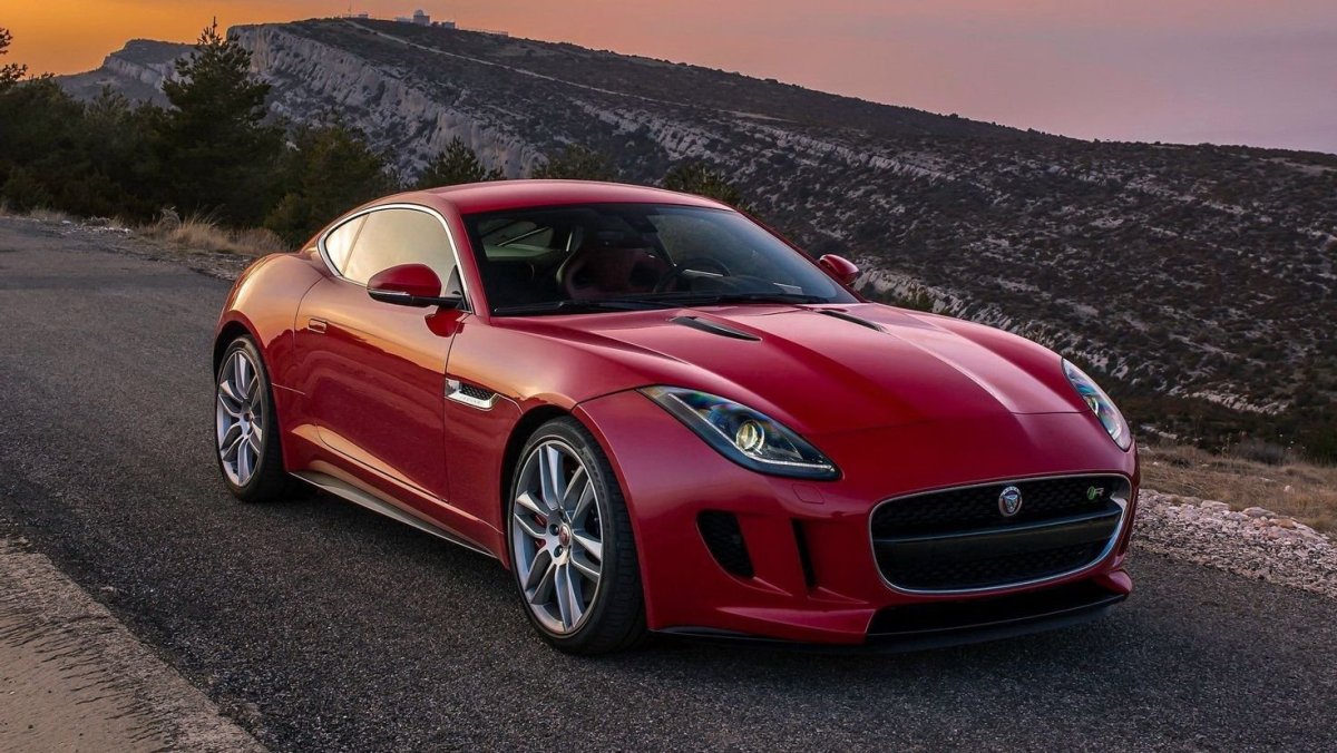 Jaguar f Type Red