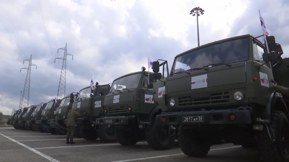 Военная колонна в Италии