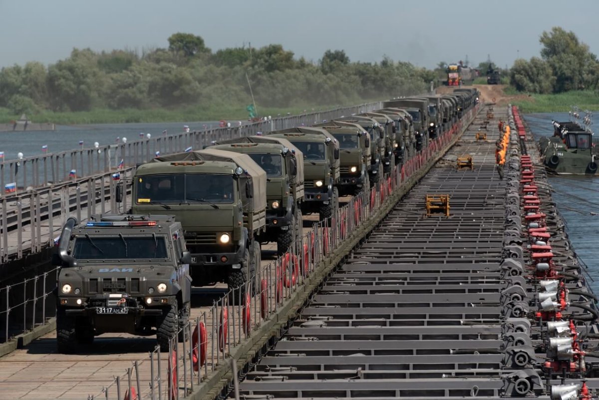 ЖД Понтонный мост военный