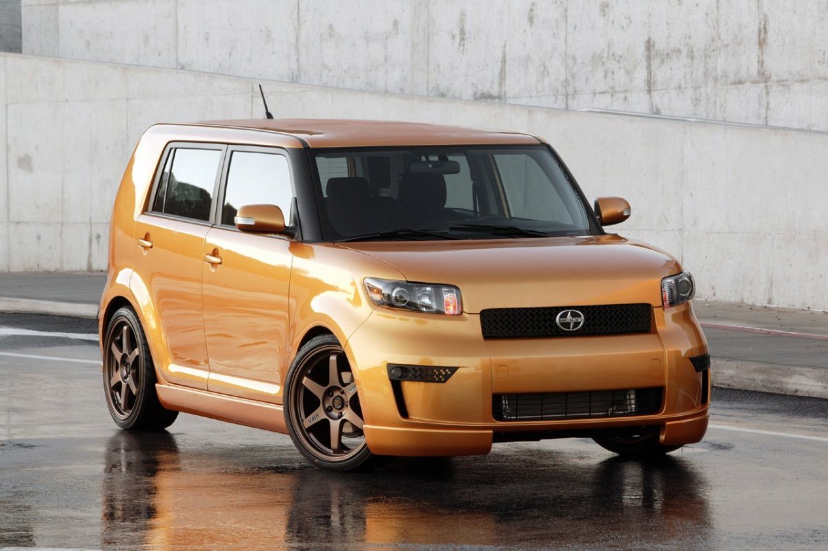Scion XB 2