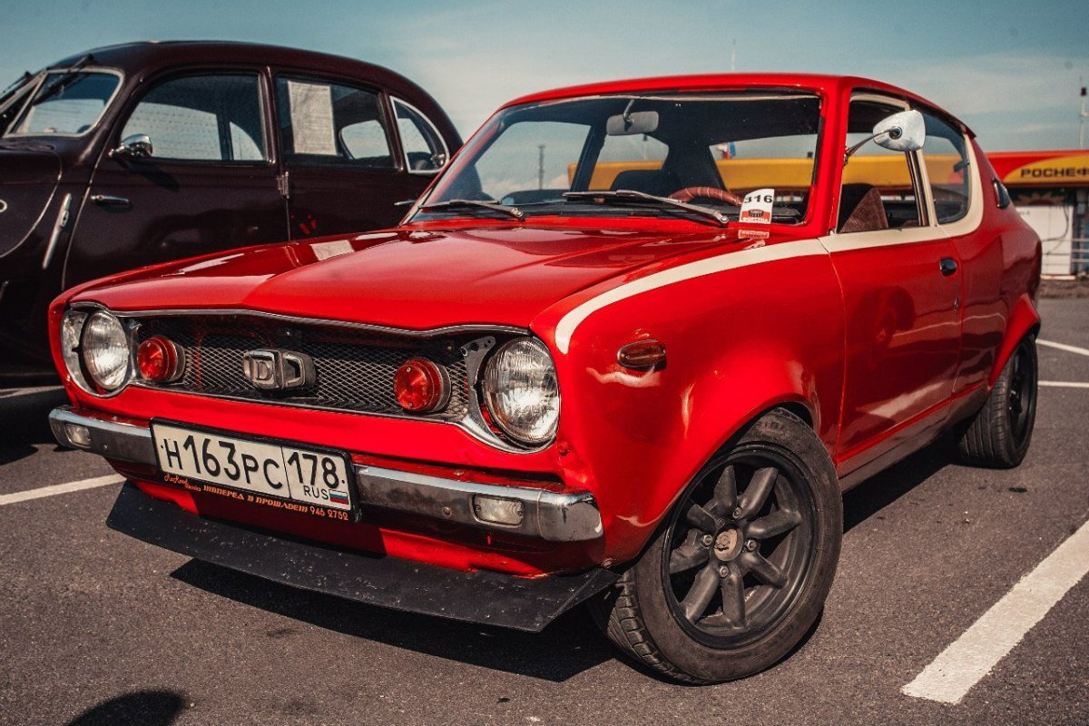 Nissan Datsun 100a