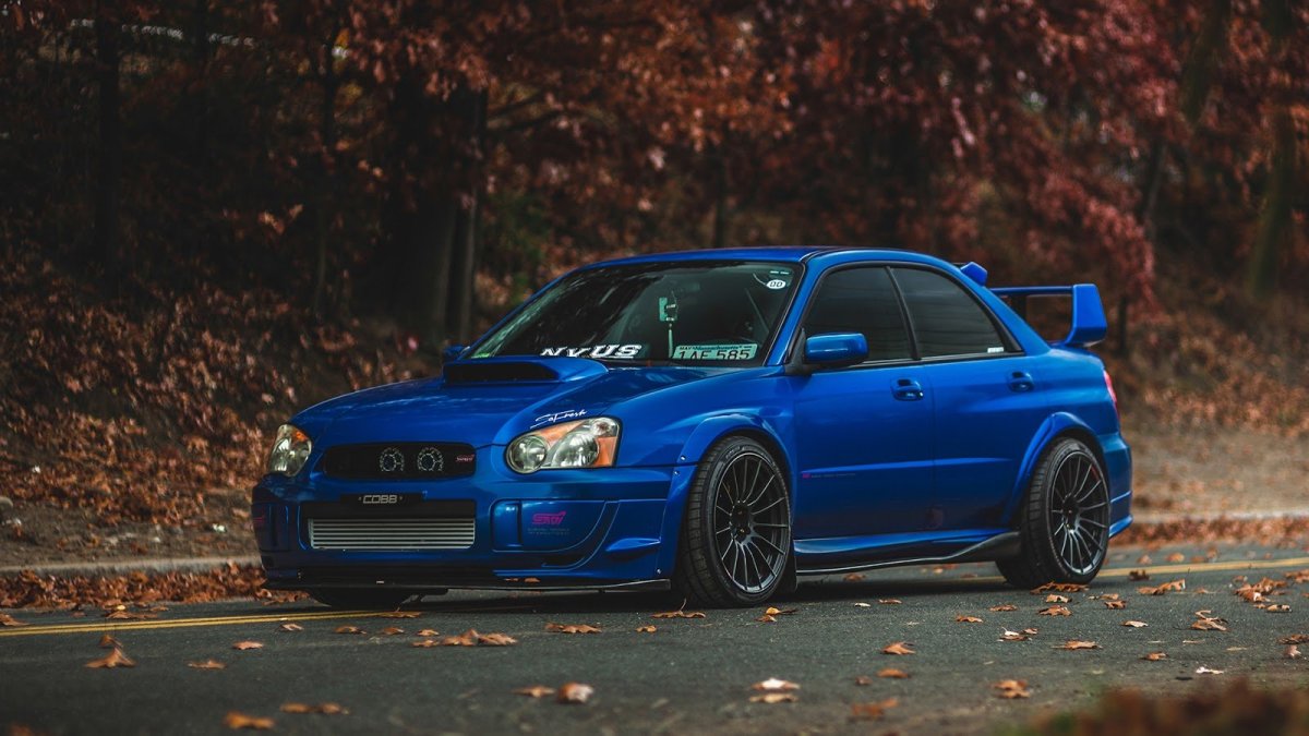 Subaru Impreza WRX STI зеленая