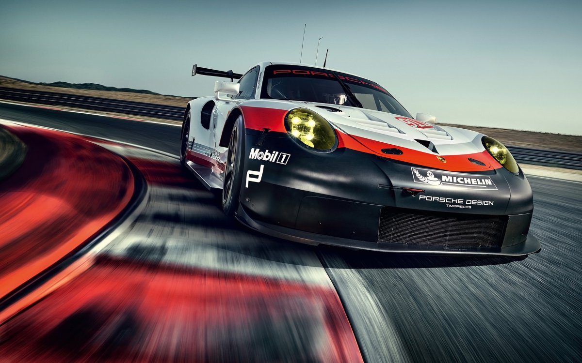 Машина Porsche 911 RSR