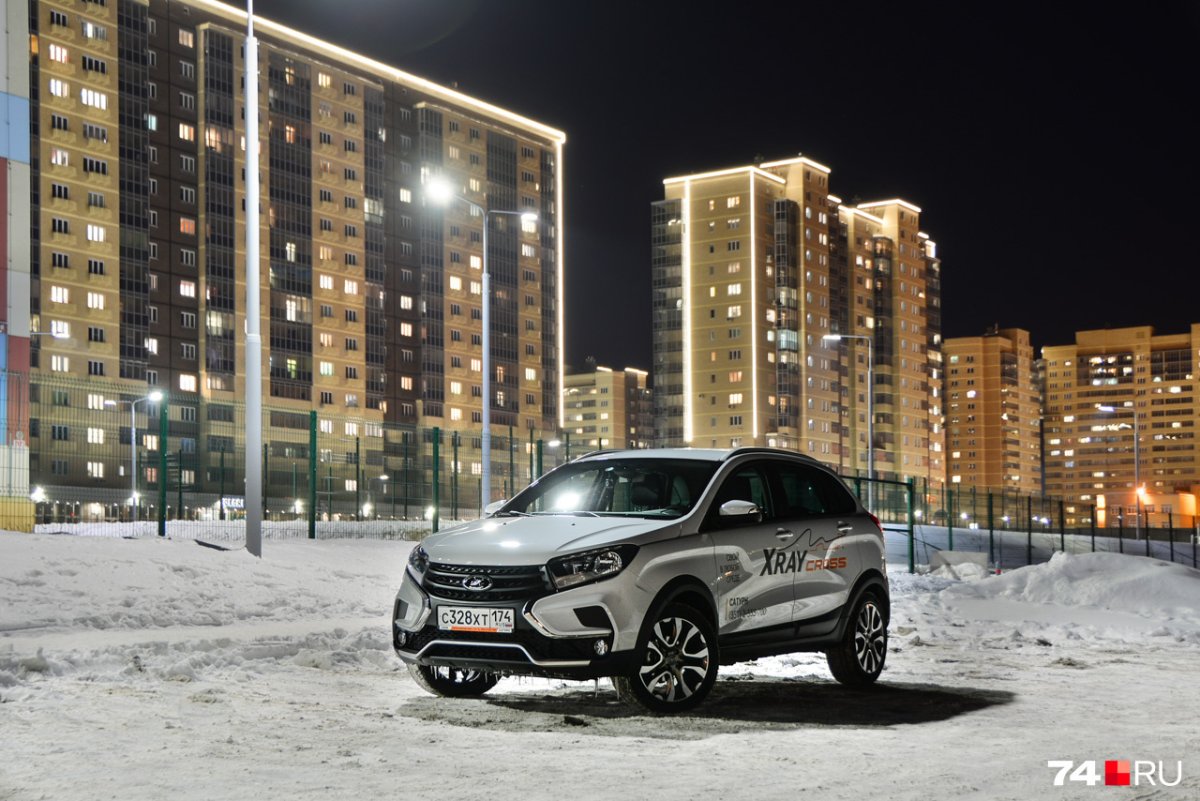 Lada XRAY Cross белый