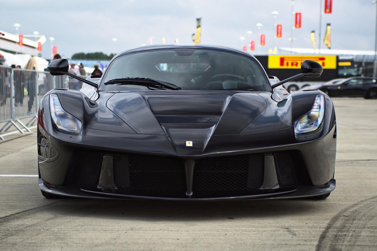 Ferrari LAFERRARI черная