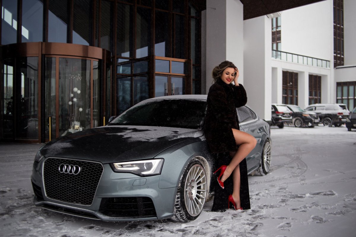 Девушка Audi rs6