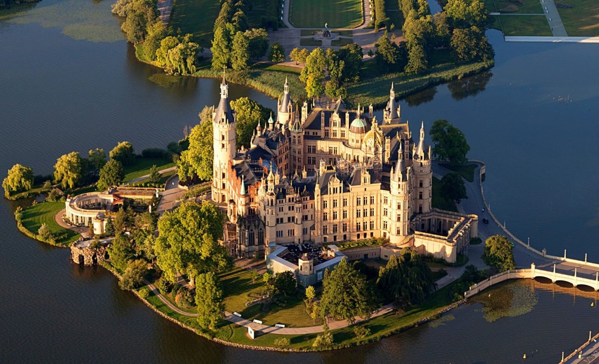 Шверинский замок (Schwerin Castle)