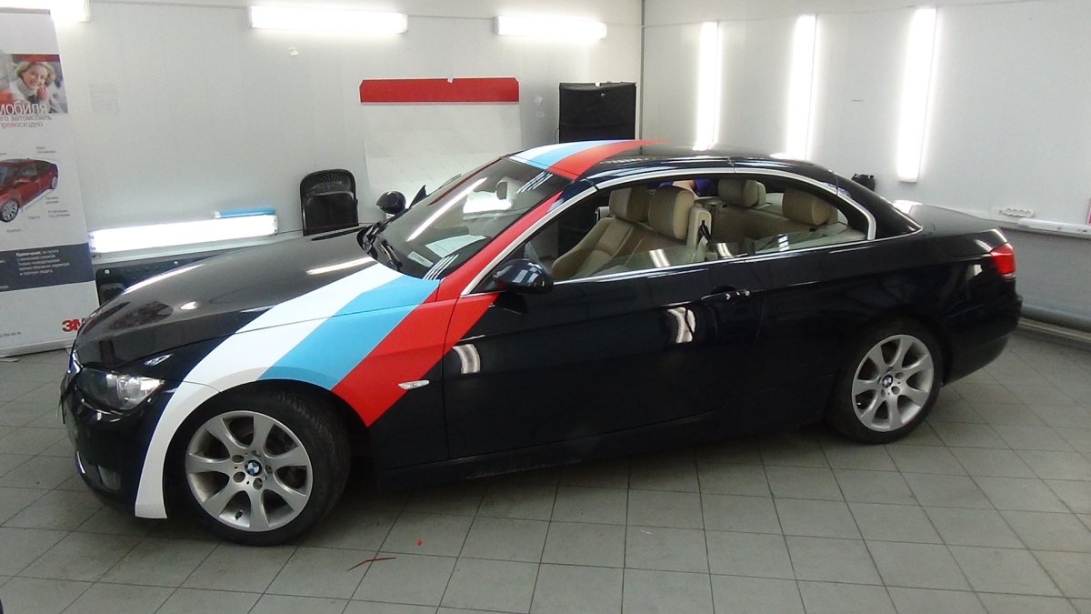 BMW e90 оклейка винилом Supreme