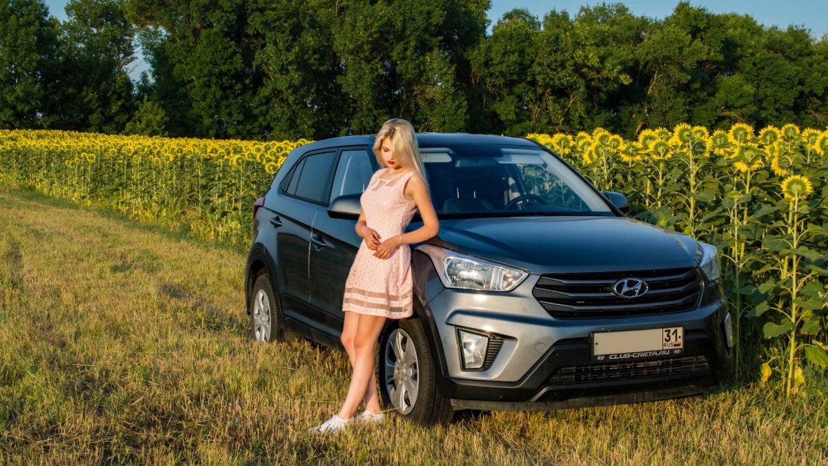 Hyundai Creta и девушка