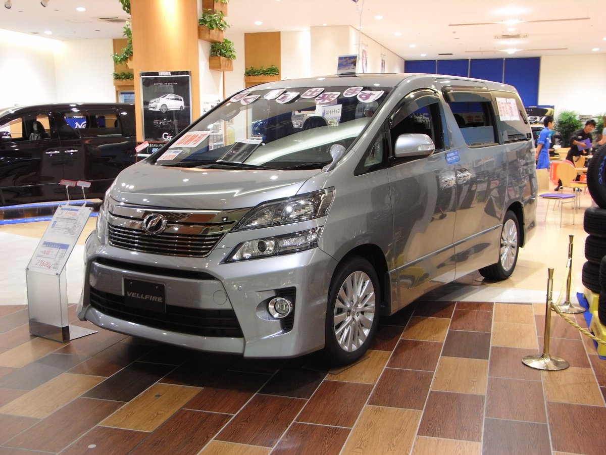 Toyota Vellfire 20