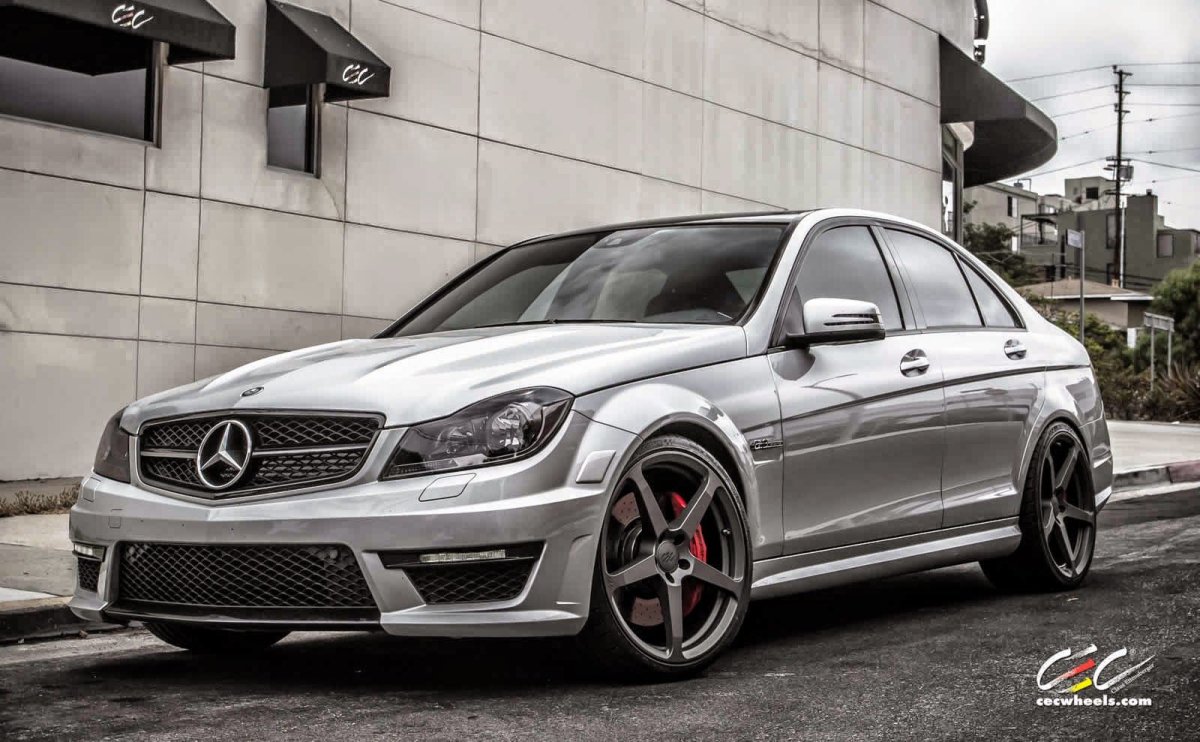 Мерседес-Бенц c63 AMG w204