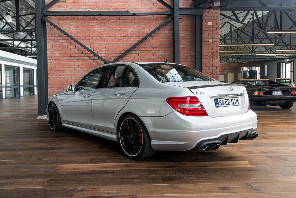 Mercedes Benz c63 AMG 2012