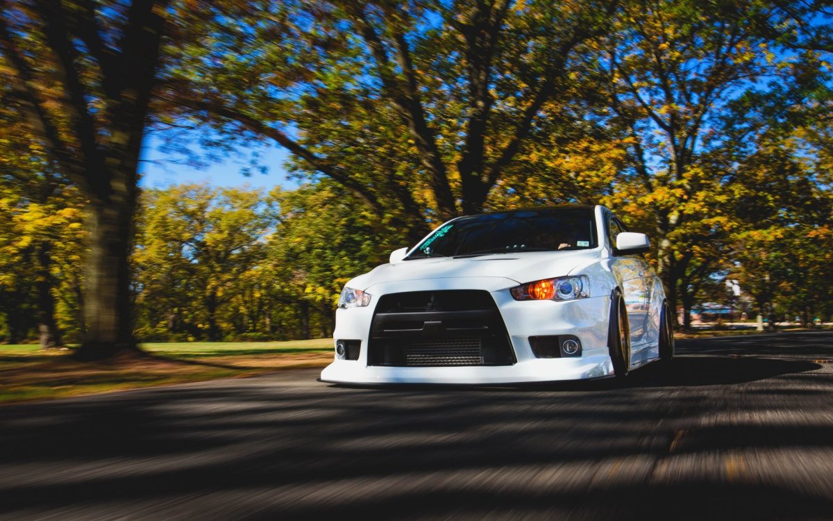 Mitsubishi Lancer Evolution x White