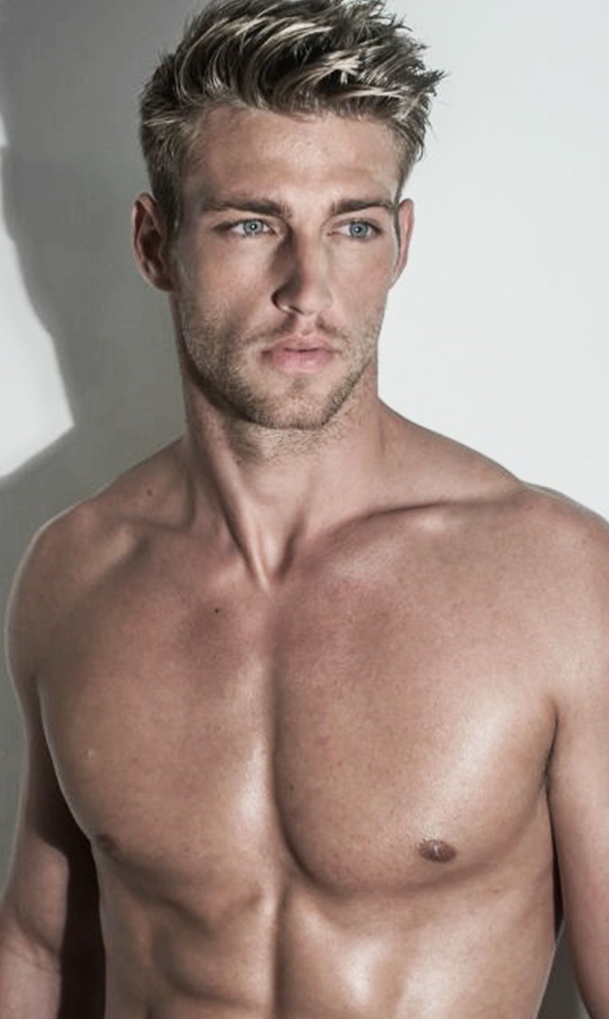 Heath Hutchins модель