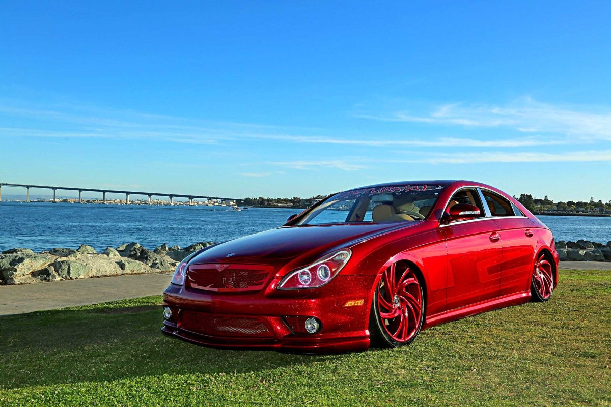 Мерседес банан CLS 2008