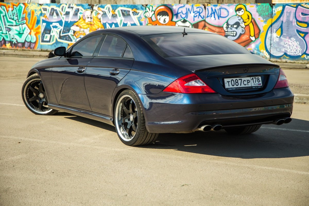 Мерседес банан CLS 55
