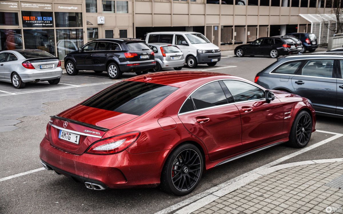 Мерседес CLS 63 AMG красный