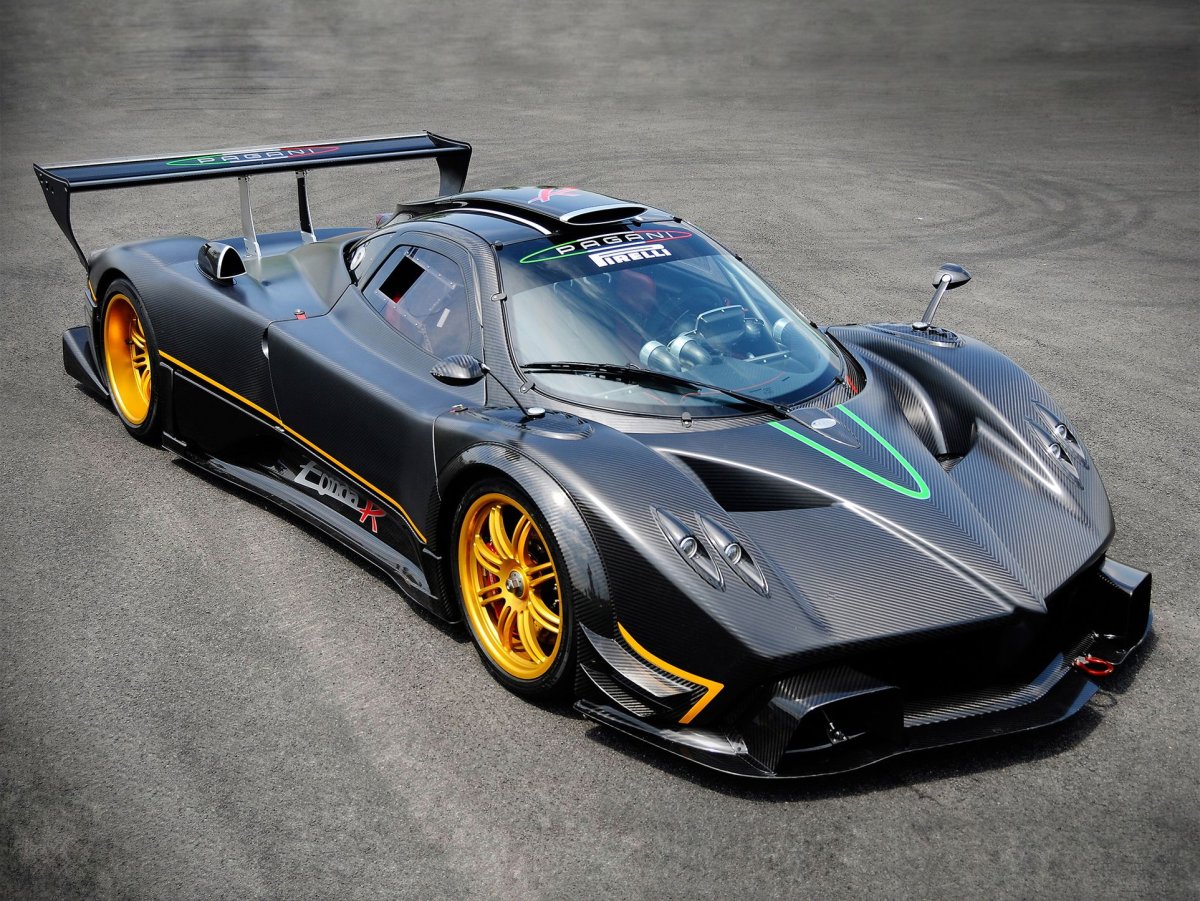 Спорткар Pagani Zonda