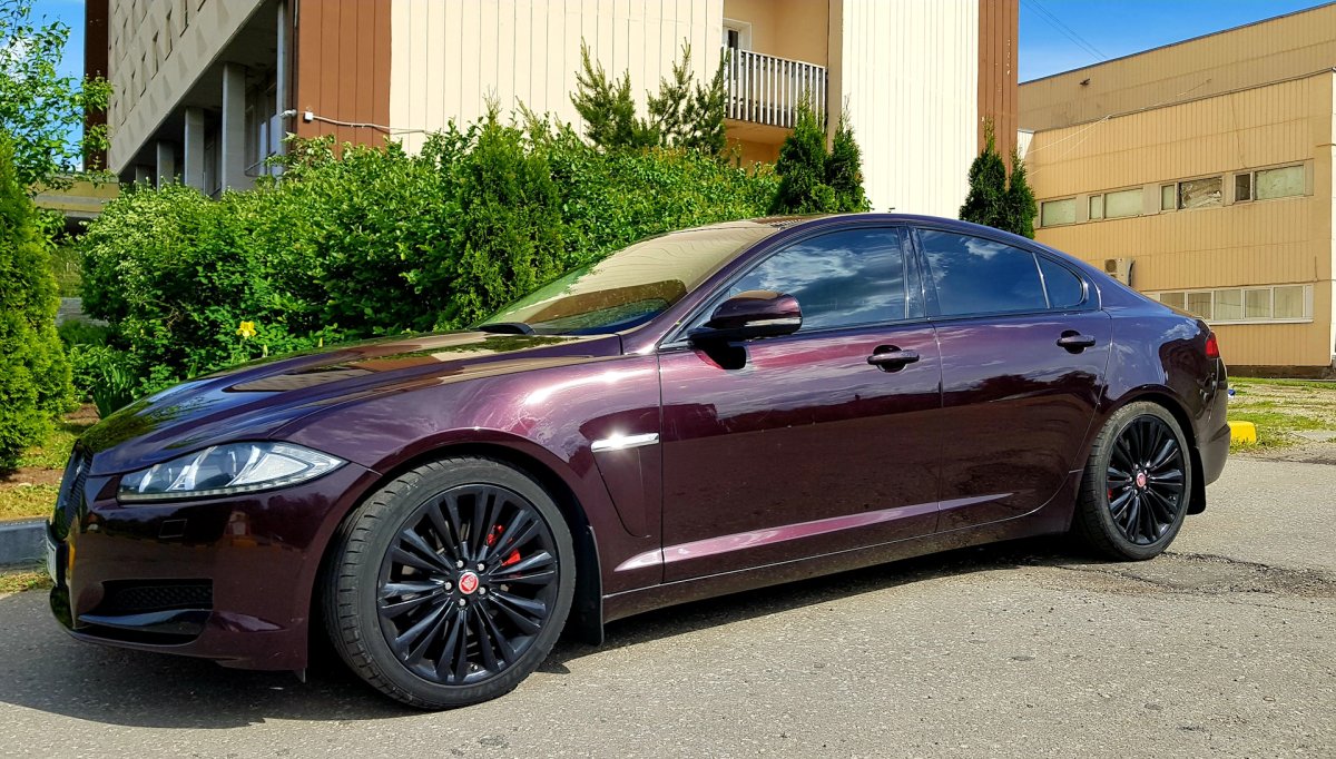 Ягуар XJ черный матовый