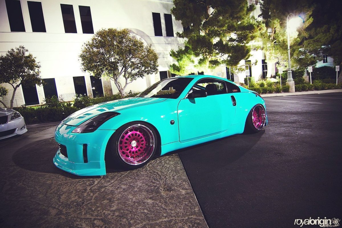 Nissan 350z Pink