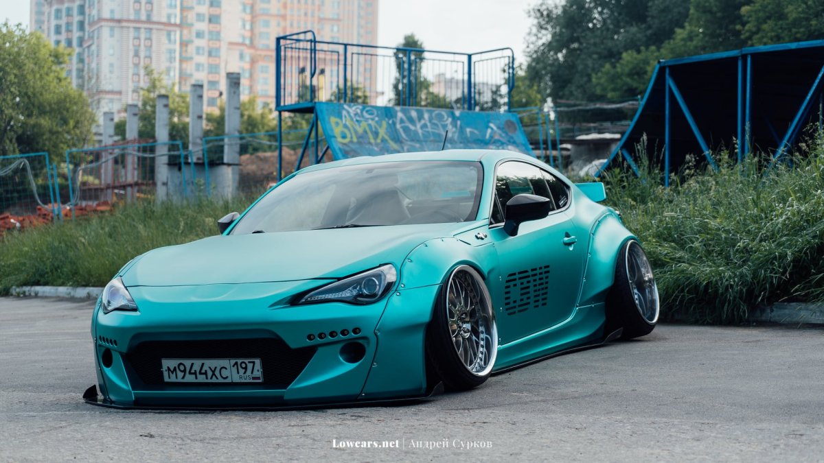 Тойота gt86 бирюзовая