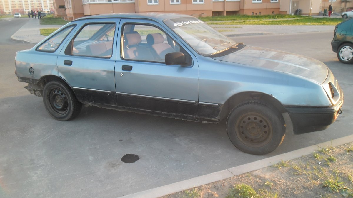 Ford Sierra2.0 серый