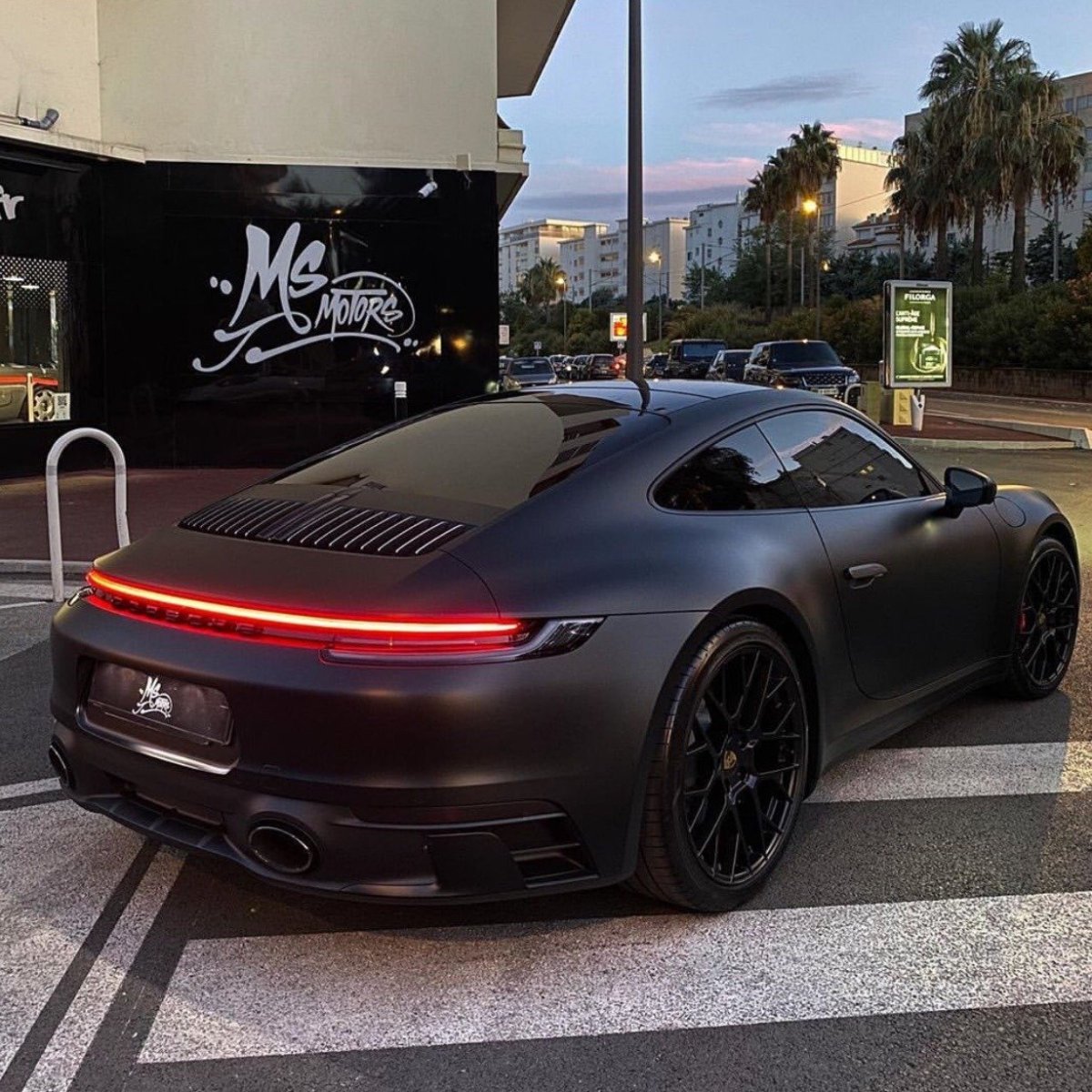 Порше 911 черный матовый