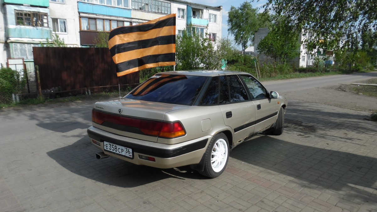 Daewoo espero с черной крышей
